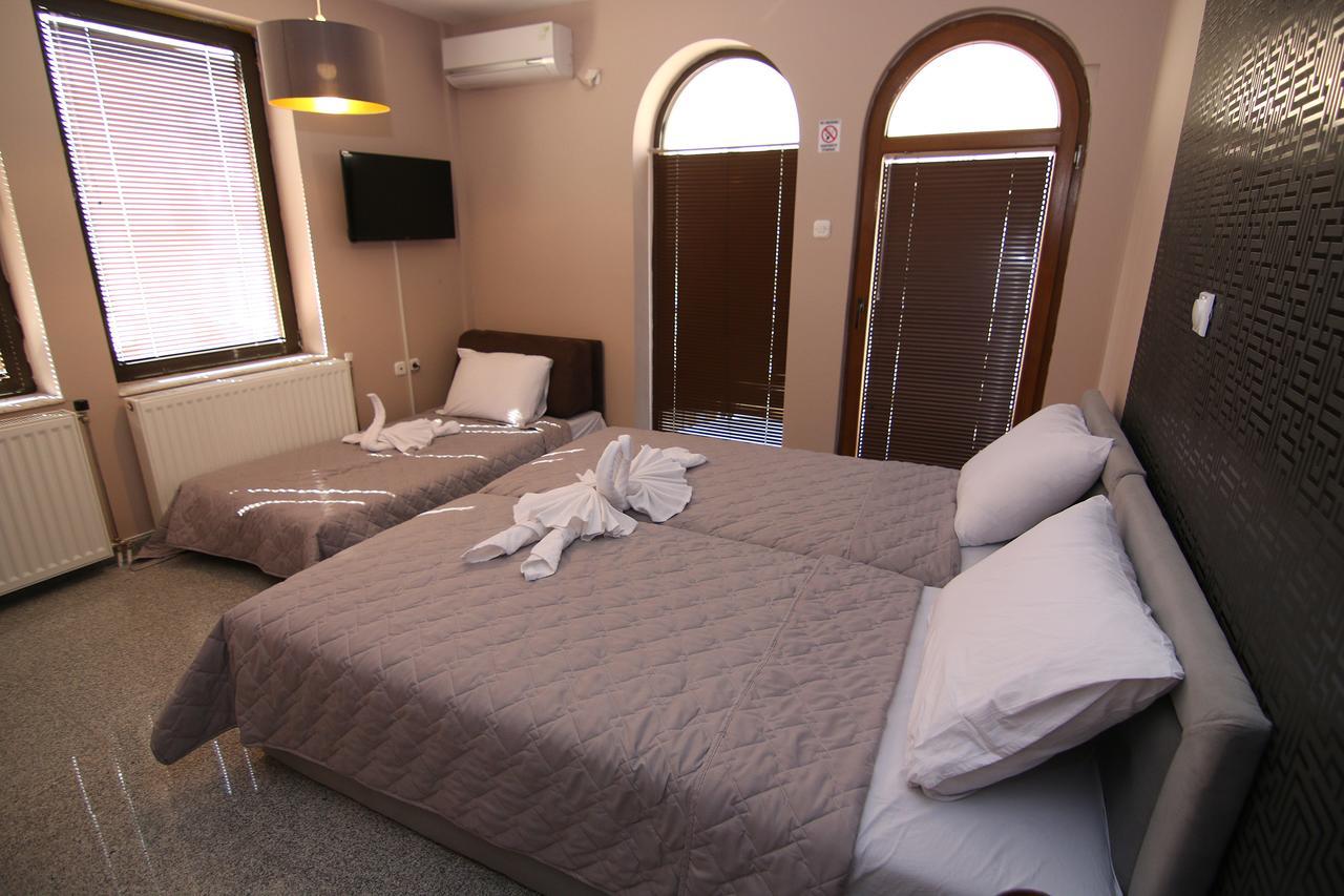 Hotel Korzo บิโตลา ภายนอก รูปภาพ