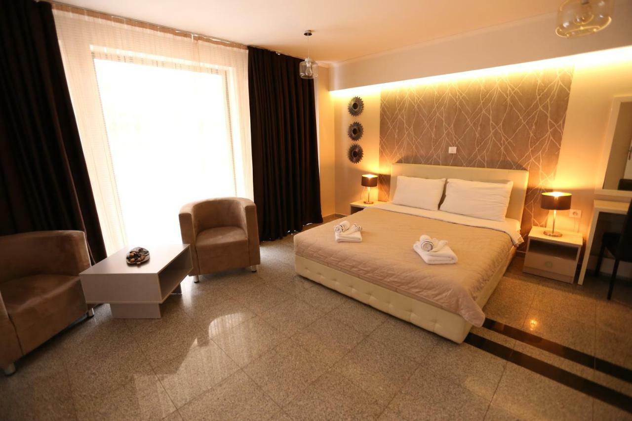 Hotel Korzo บิโตลา ภายนอก รูปภาพ